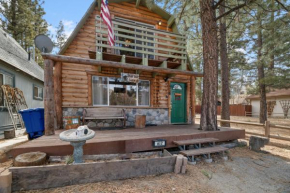 Bear Trap Cabin - Nice cabin in a quiet area with hot tub!